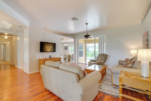Living Room | Smart TV | Central A/C | Single-Story Home