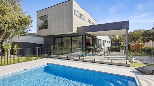 Private Pool and Alfresco Entertaining at Coastmere