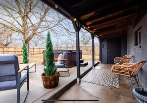 Hot tub and porch area