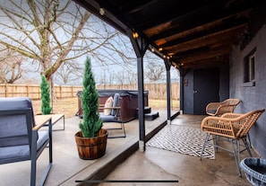 Hot tub and porch area
