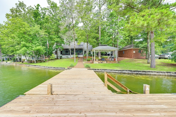 Eclectic Vacation Rental | 4BR | 3.5BA | 2,800 Sq Ft | Half Step Required