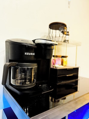 Kaffee und/oder Kaffeemaschine