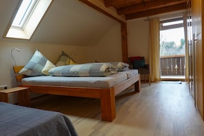 Ferienhaus-Schlafzimmer 2