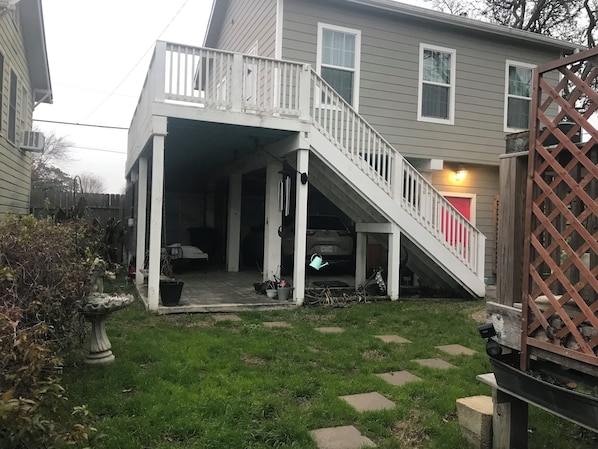 Path to the apartment