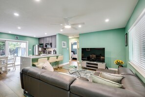 Living Room | Free WiFi