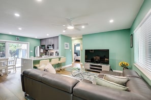 Living Room | Free WiFi