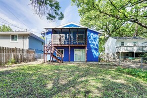 Property Exterior | Fenced-In Yard | Screened-In Porch