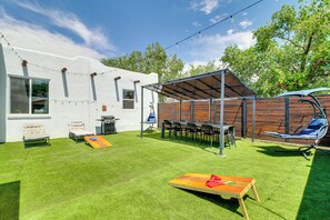 Private Backyard | Gas Grill