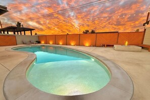 Shallow pool platform great for kids! Pool with optional heating
