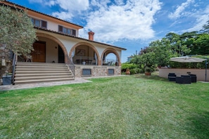 Autumn, Garden, Main Entrance, Spring, Summer