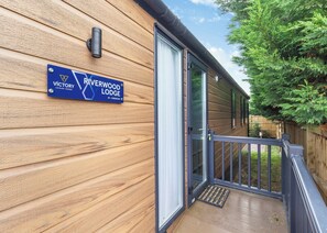 Ladera Lodge 48 - Ladera Retreat Lodges, Eaton, Congleton