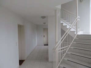 Treppenhaus (Wohnung befindet sich im Erdgeschoss)