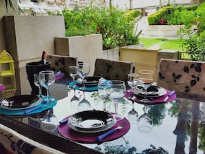 Outdoor dining