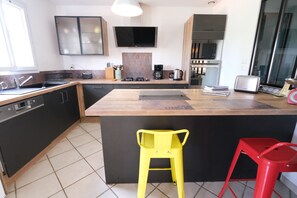 Holiday rental MOURIÈS house to rent kitchen