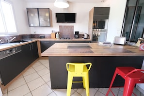 Holiday rental MOURIÈS house to rent kitchen