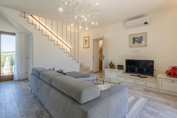 Autumn, Living Room, Spring, Summer
