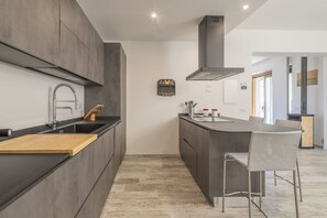 Autumn, Kitchen, Spring, Summer