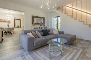 Autumn, Living Room, Spring, Summer