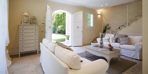 Autumn, Living Room, Spring, Summer