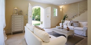 Autumn, Living Room, Spring, Summer