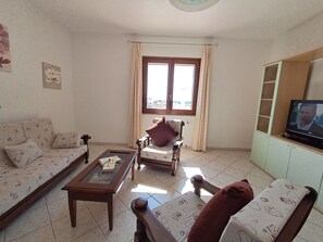 Autumn, Living Room, Spring, Summer
