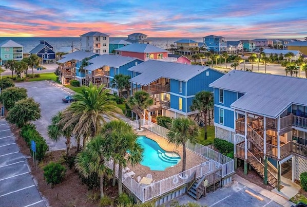 Exterior view of the Sea Horse complex.