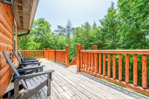 Oldham Ridge Retreat's decks with wooded views
