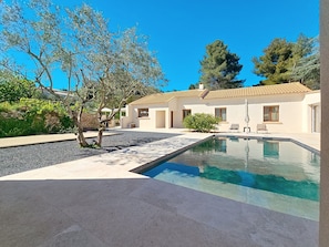 Villa entiÚrement rénovée et climatisée