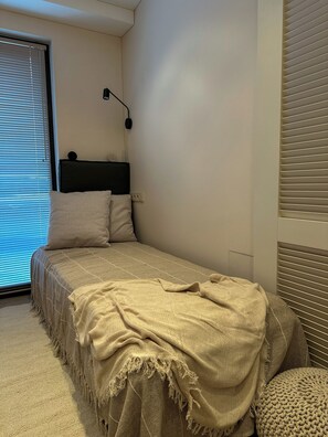 Bedrooom 2 (1)