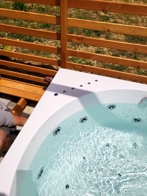 Bain à remous extérieur