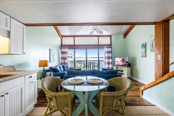 Welcome to the Lookout Loft!