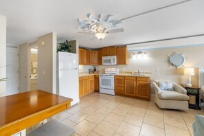 Full kitchen