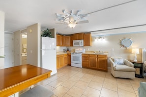 Full kitchen