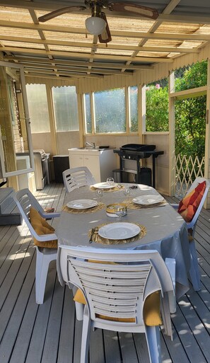 Outdoor dining