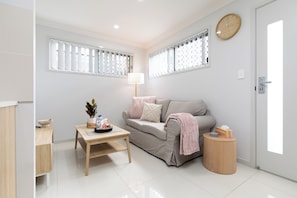 Private Living Room (2)