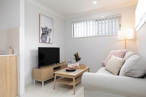 Private Living Room (3)