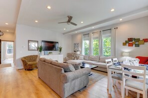 Living Room | Smart TV | Free WiFi | 1st Floor