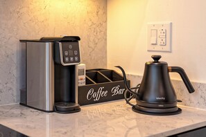 Kaffee und/oder Kaffeemaschine