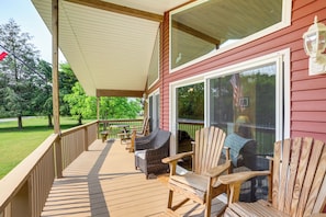 Furnished Deck
