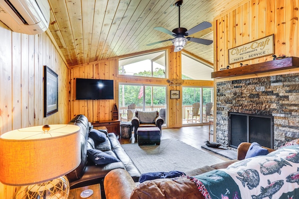 Kelleys Island Vacation Rental | 2BR | 1BA | 1,000 Sq Ft | 4 Steps Required