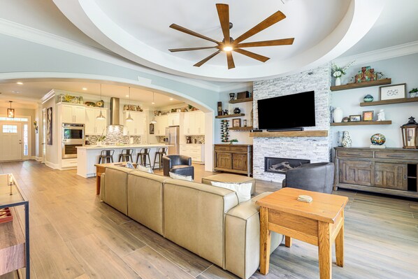 Atlanta Vacation Rental | 5BR | 4.5BA | 3,500 Sq Ft | 1 Step Required