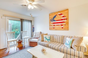 Living Room | Free WiFi | Smart TV