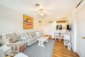 Living Room | Single-Story Unit | 2nd-Floor Condo