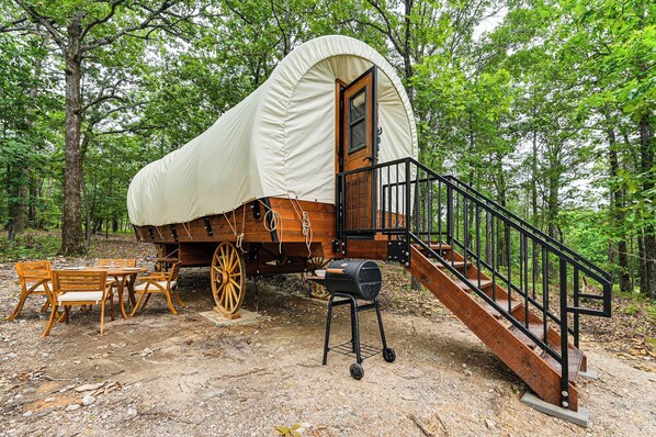 Broken Bow Vacation Rental | Studio | 1BA | 200 Sq Ft | 7 Steps to Enter