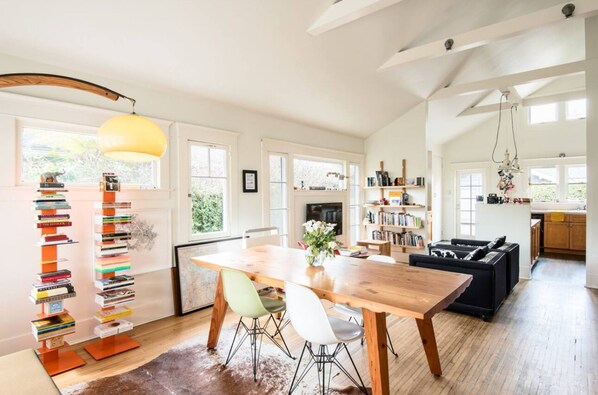 Living Room w/Dining