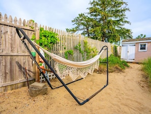 Relax in comfort with our hammock and stand – the perfect spot to unwind and soak in the breeze!