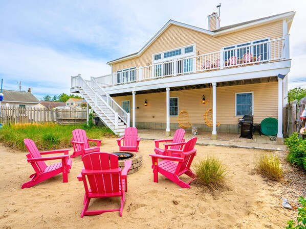Welcome to Salt+Sol! Your coastal escape where comfort meets the calming rhythm of the sea!
