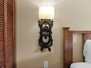 Lighting Details