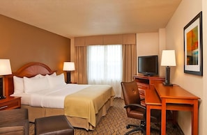 Unit with King bed. Exact unit will be assigned upon arrival. Views, colors, and decor may vary.