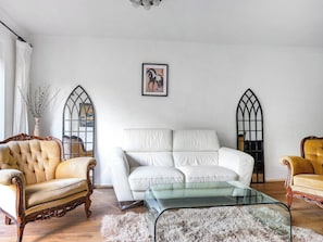 Living area | Eyot, Hungerford